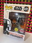 FUNKO POP! STAR WARS - MANDALORIAN WITH DARKSABER GLOW IN THE DARK #491